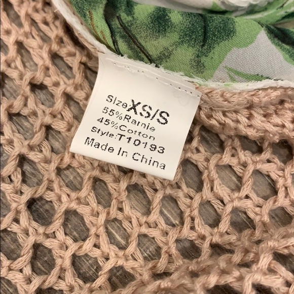 Gorgeous Knitted/Floral see through top - Picture 5 of 5